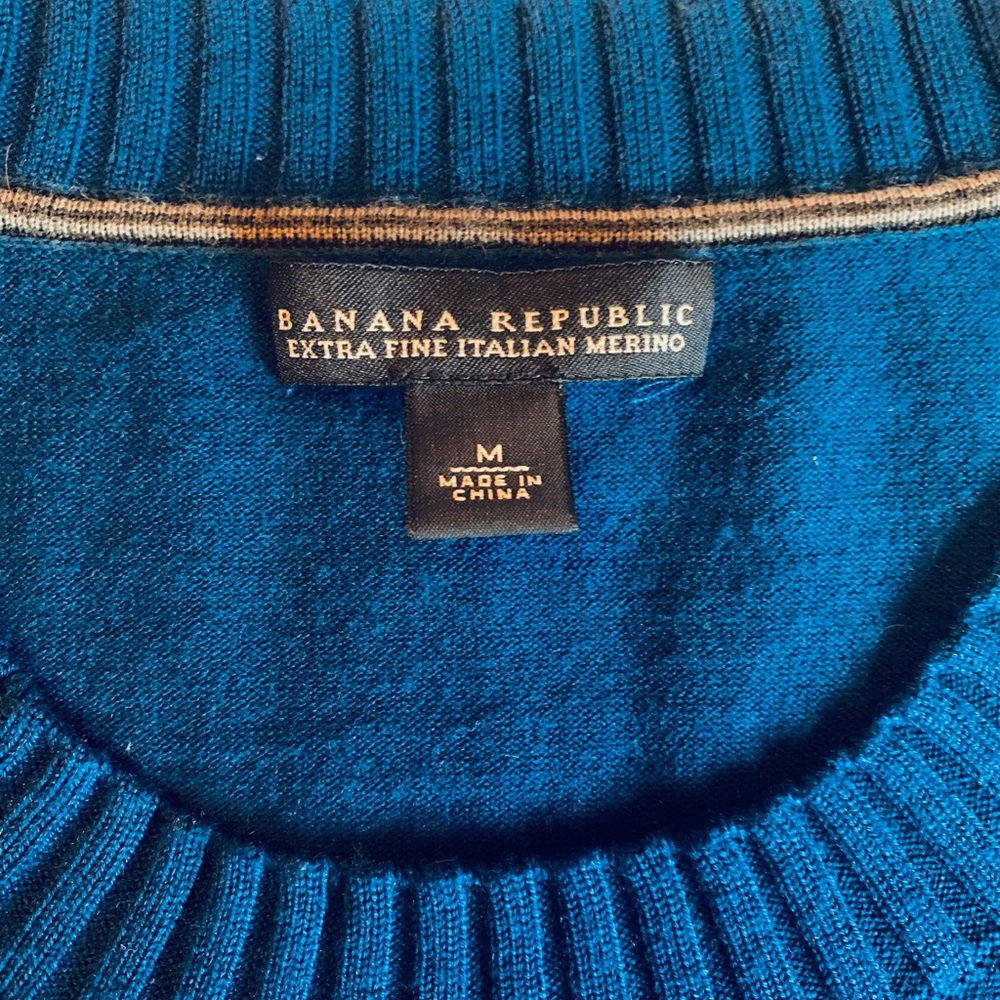 Banana Republic - image 2